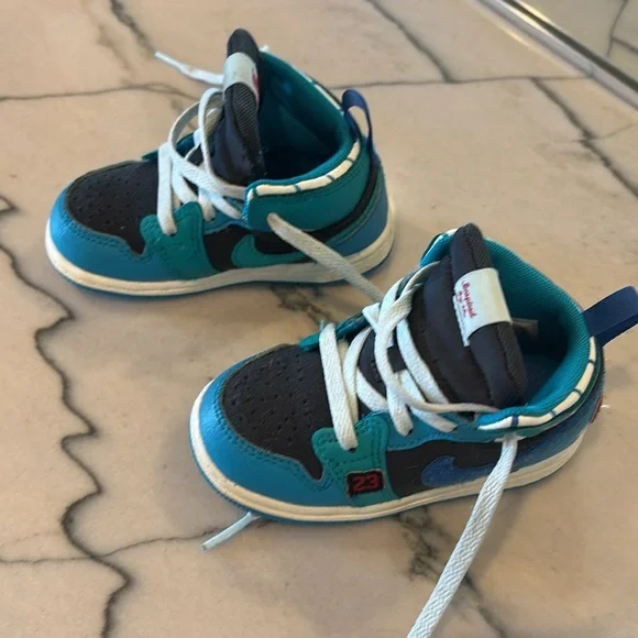 Air Jordan toddler sneakers